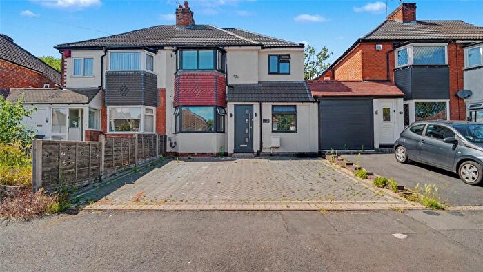 Semi Detached House To Rent In Blythsford Road, Hall Green, Birmingham, West Midlands, B28
