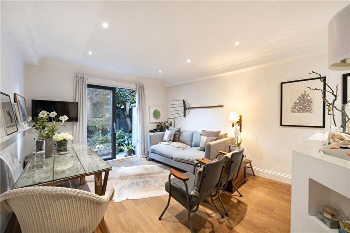 2 Bedroom Apartment For Sale In Battersea High Street, London, SW11