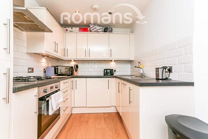 2 Bedroom Flat To Rent In Crown Road, Bath, BA1