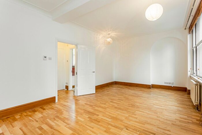 Studio To Rent In Shaftesbury Avenue, Covent Garden, WC2H