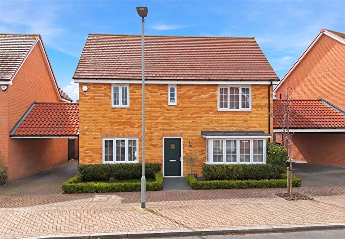 4 Bedroom Detached House For Sale In James Drive, Rochford, Essex, SS4
