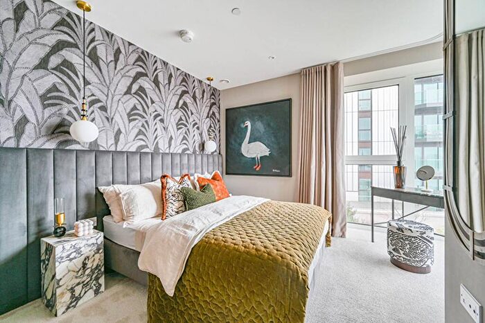 2 Bedroom Flat For Sale In Royal Arsenal Riverside, Woolwich, SE18