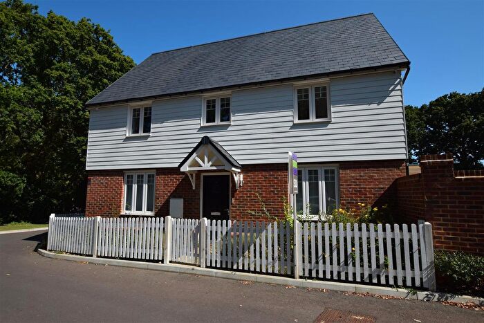 4 Bedroom Detached House To Rent In Stowe Drive, Bexhill-On-Sea, TN39