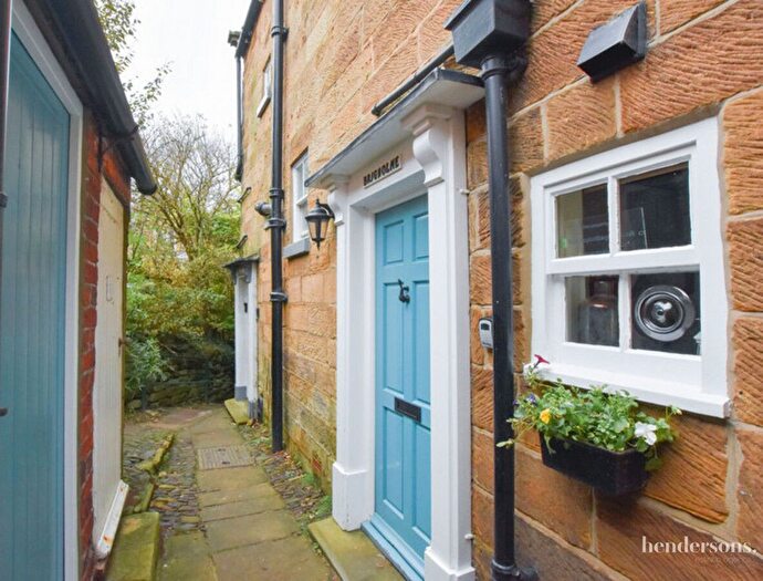 2 Bedroom Cottage For Sale In Brigholme, Whitby, YO22