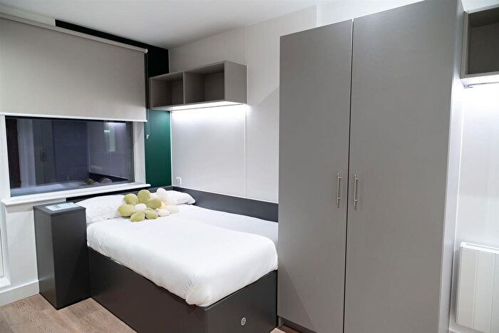 1 Bedroom Flat To Rent In Kennington Lane, London, SE11