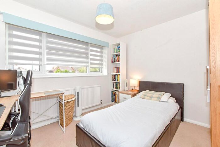 5 Bedroom Detached House For Sale In Rumbolds Close, Chichester, West Sussex, PO19