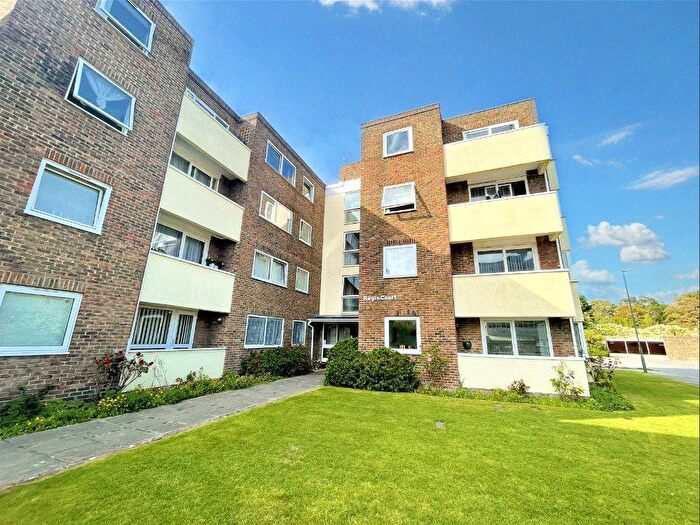 2 Bedroom Flat For Sale In High Street, Bognor Regis, West Sussex, PO21