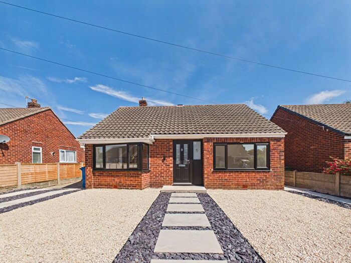 2 Bedroom Bungalow For Sale In Yvonne Close, Ashton-In-Makerfield, Wigan, WN4