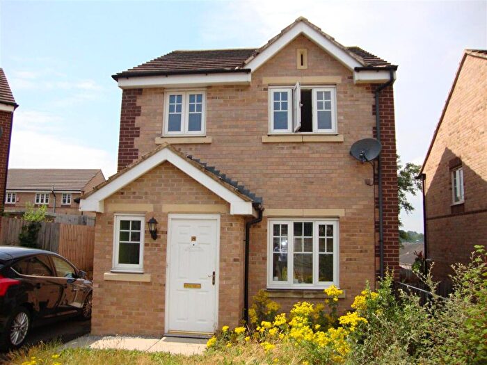 3 Bedroom Detached House To Rent In Corsair Avenue, Bradford, BD10
