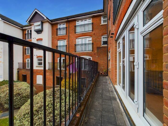 1 Bedroom Detached House For Sale In Northgate, Crawley, RH10