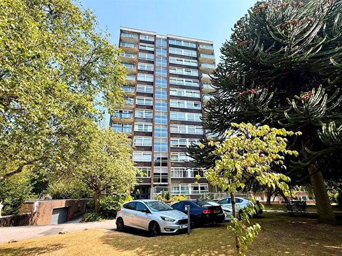 2 Bedroom Flat To Rent In Hermitage Road, Edgbaston, Birmingham, B15