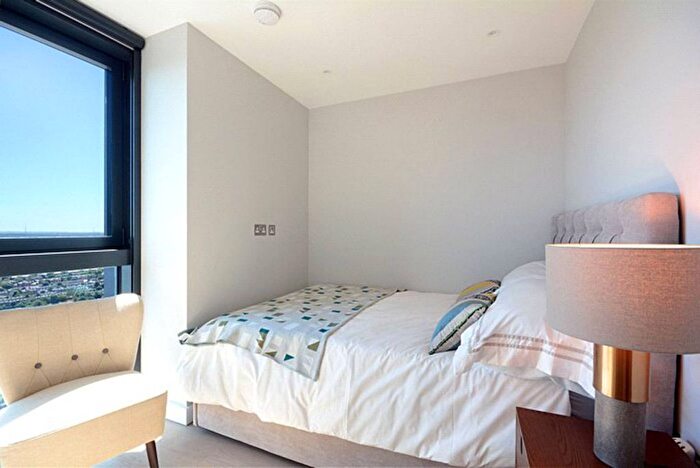 2 Bedroom Flat To Rent In Uncle Elephant And Castle, Elephant And Castle, London, SE11