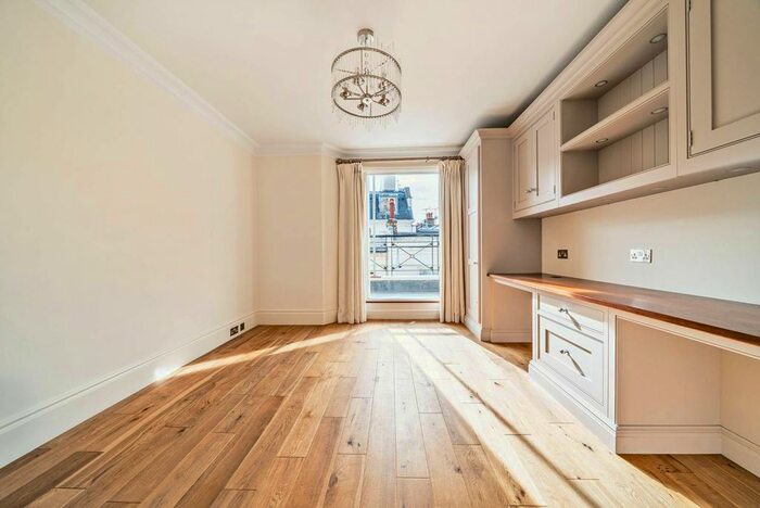 3 Bedroom Flat To Rent In Stanhope Gardens, South Kensington, London, SW7