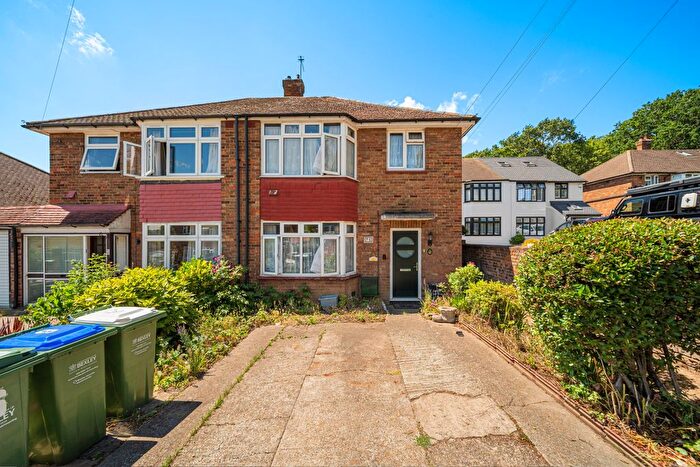 3 Bedroom Semi-Detached House For Sale In Rye Close, Bexley, DA5