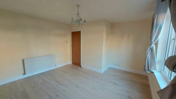 2 Bedroom Flat To Rent In Cornwallis Road, Walthamstow, E17
