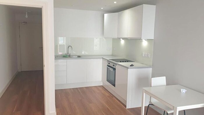 1 Bedroom Flat To Rent In Wolstenholme Square, Liverpool, Merseyside, L1