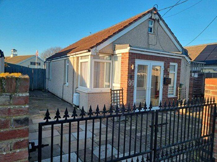 2 Bedroom Bungalow To Rent In Broadway, Jaywick, Clacton-On-Sea, Essex, CO15
