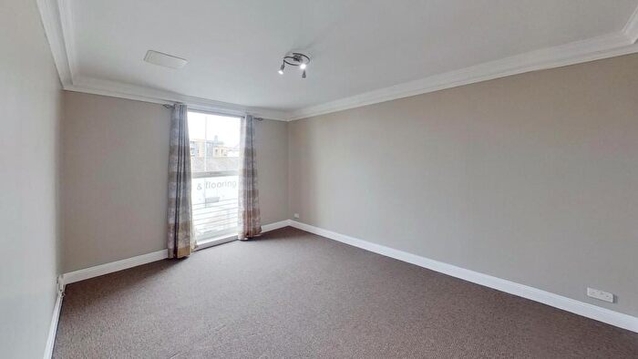2 Bedroom Flat To Rent In East London Street, Edinburgh, EH7
