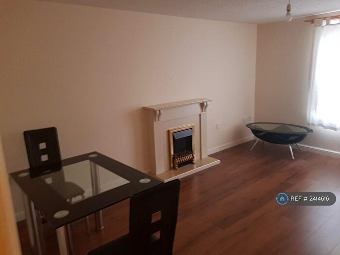 2 Bedroom Flat To Rent In Marathon Way, London, SE28