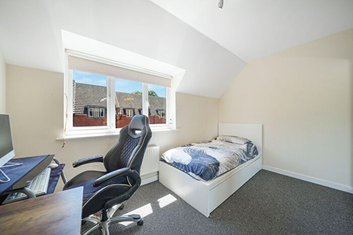 4 Bedroom Semi Detached House To Rent In Academy Place, Isleworth, TW7