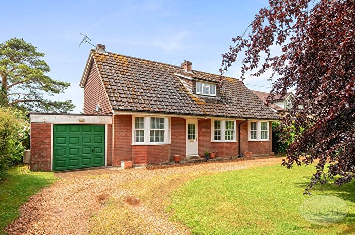 4 Bedroom Detached House For Sale In Telegraph Lane, Four Marks, Alton, GU34