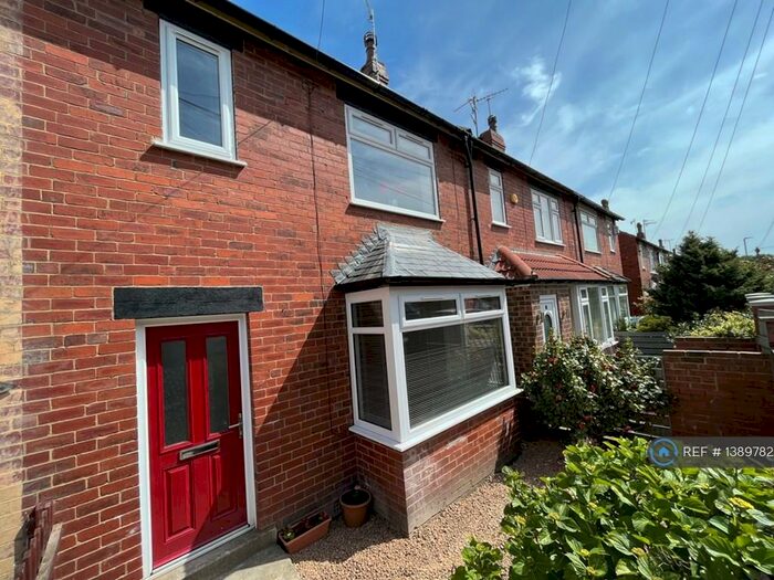 3 Bedroom Terraced House To Rent In Aston Place, Leeds, LS13