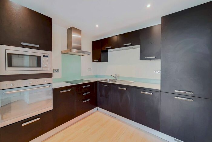 1 Bedroom Flat To Rent In Windward Court, Royal Docks, London, E16