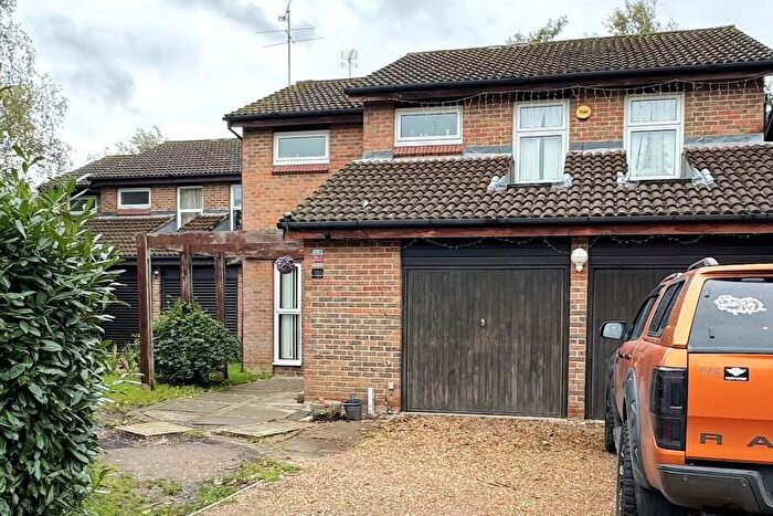 4 Bedroom Detached House To Rent In Woking, Surrey, GU21