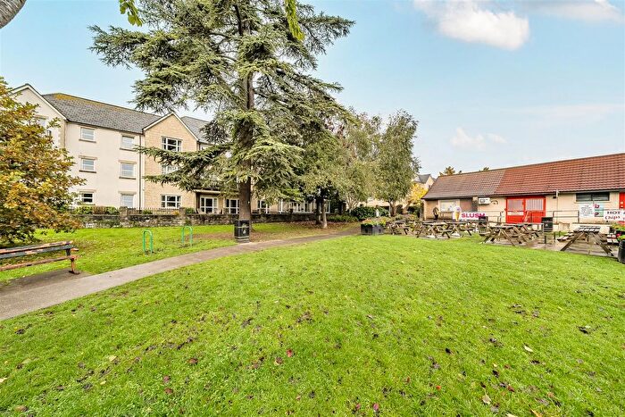 3 Bedroom Flat For Sale In The Regents, Back Lane, Keynsham, Bristol, BS31