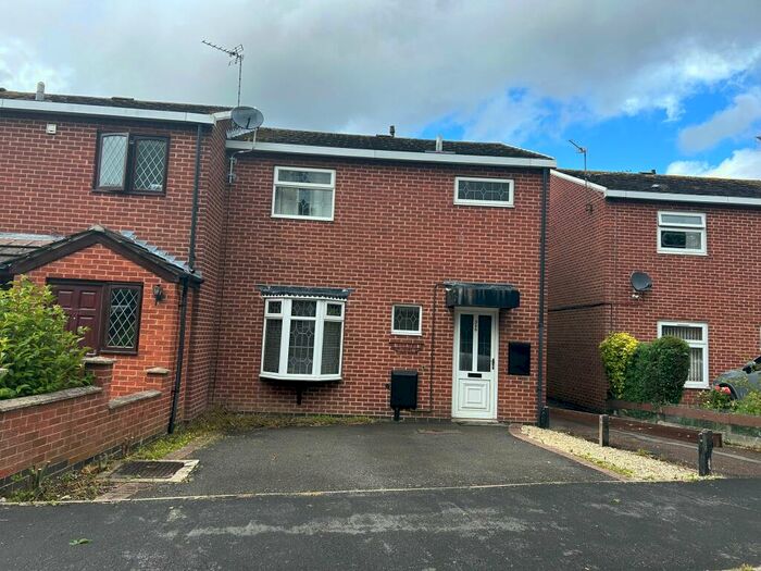 3 Bedroom Semi-Detached House To Rent In Sinfin Avenue, Shelton Lock, Derby, DE24