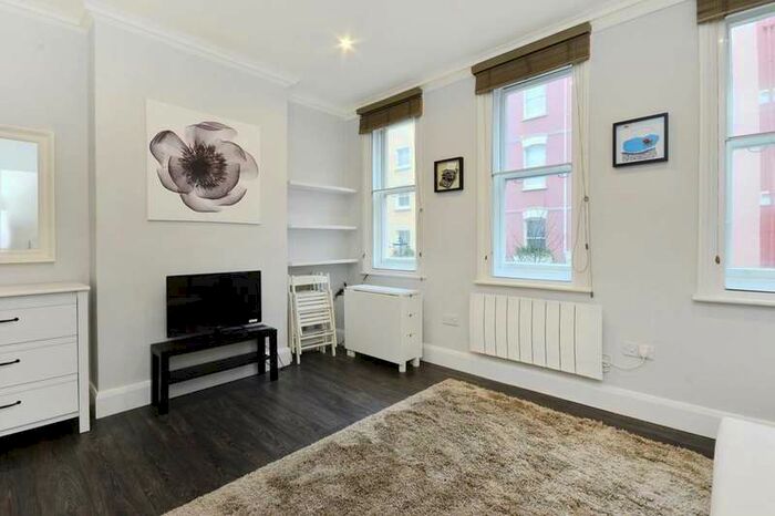 Flat To Rent In James Street, Marylebone, W1U