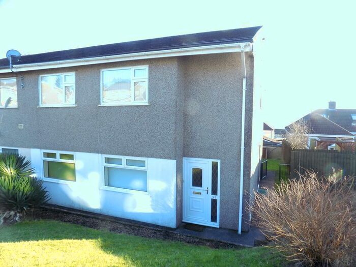 2 Bedroom Flat To Rent In Bryn Owain, Caerphilly, CF83
