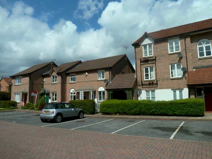 2 Bedroom Flat To Rent In Grange Road, Hunslet, Leeds, LS10