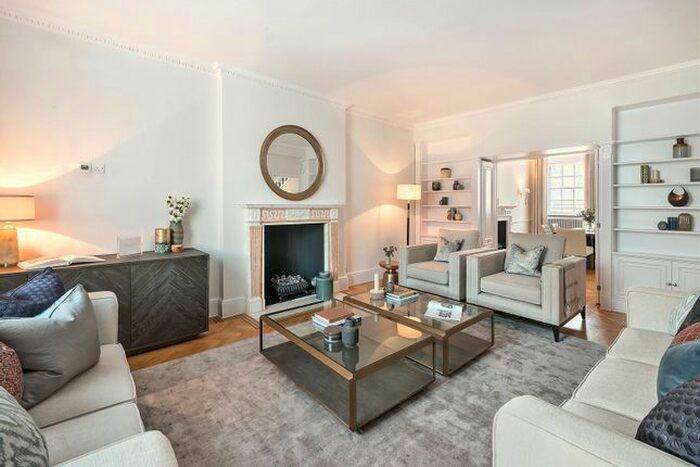 3 Bedroom Flat To Rent In Eaton Place, Belgravia, London, SW1X