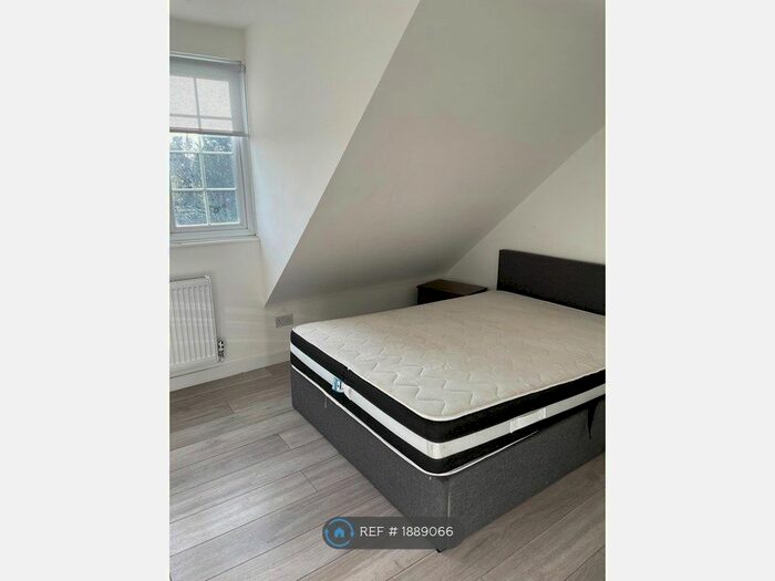 1 Bedroom Flat To Rent In Lavender Hill, Enfield, EN2