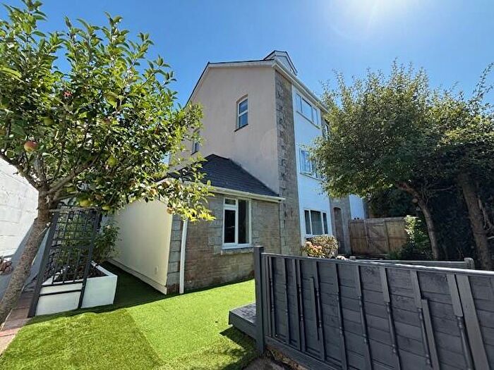 2 Bedroom Flat To Rent In Trenance Road, St Austell, PL25