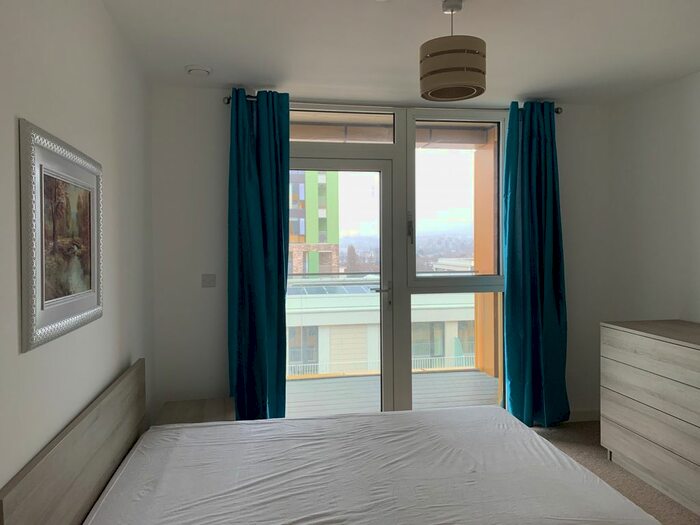 1 Bedroom Flat To Rent In Telegraph Avenue, London, London, SE10