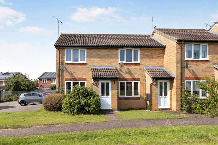 2 Bedroom Terraced House To Rent In Deerfield Close, Buckingham, MK18