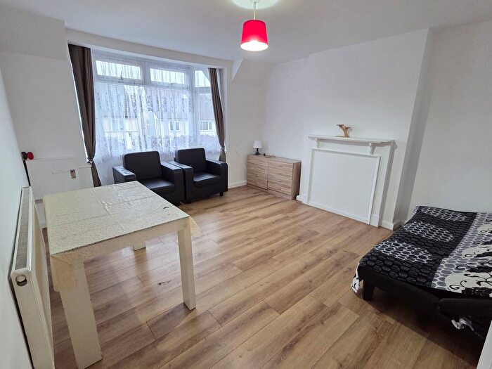 1 Bedroom Flat To Rent In Village Way, London, NW10