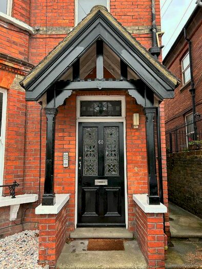 2 Bedroom Flat To Rent In Radnor Park Road, Folkestone, CT19