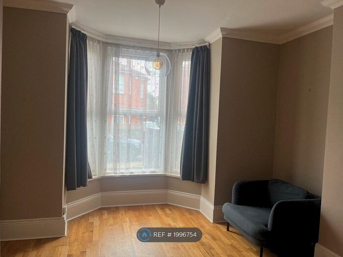 2 Bedroom Flat To Rent In Worthing Road, Southsea, PO5