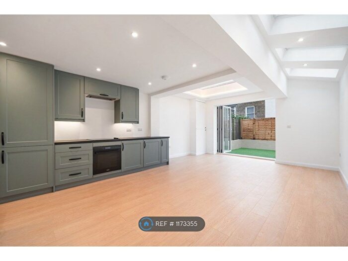 2 Bedroom Flat To Rent In Douglas Road, London, NW6