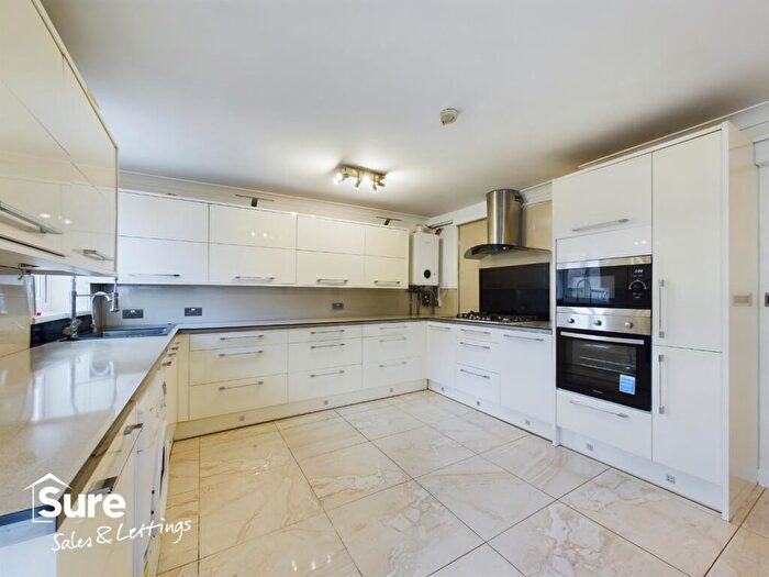 3 Bedroom End Of Terrace House To Rent In Seaton Road, Hemel Hempstead, Hertfordshire, HP3