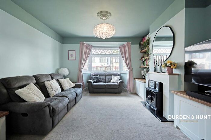 3 Bedroom Terraced House For Sale In Globe Road, Hornchurch, RM11