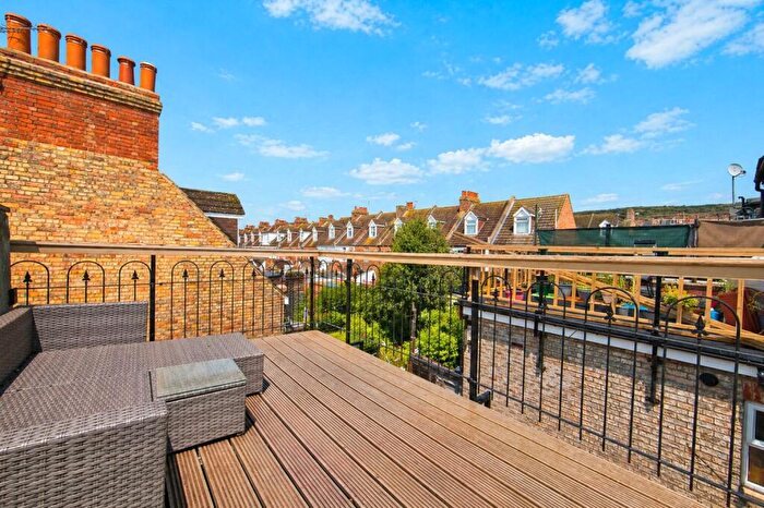 2 Bedroom Maisonette For Sale In Marshall Street, Folkestone, Kent, CT19