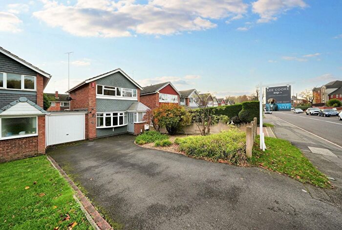 3 Bedroom Link Detached House For Sale In Littleworth Road, Hednesford, Cannock, WS12