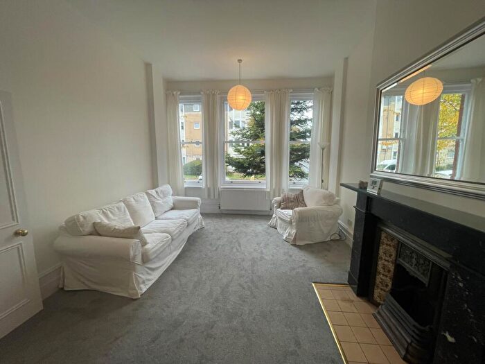 1 Bedroom Flat To Rent In Tollington Park, Finsbury Park, N4