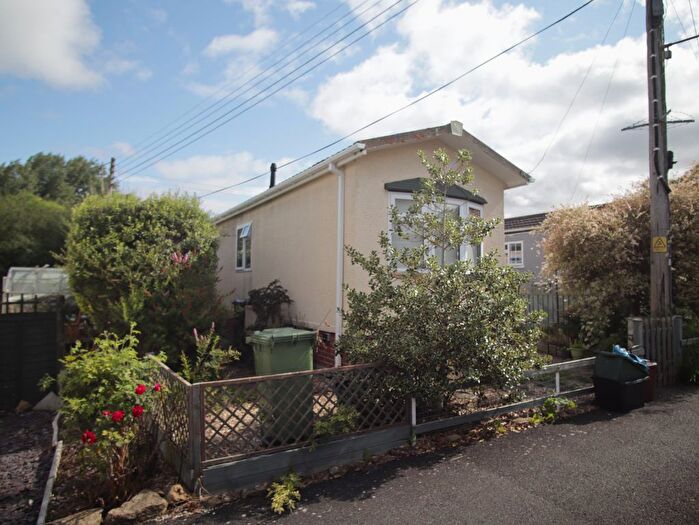 2 Bedroom Park Home For Sale In College Close, Langport, TA10