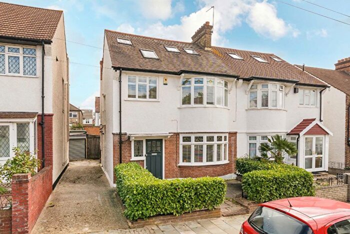 5 Bedroom Property For Sale In Conifer Gardens, Streatham, SW16