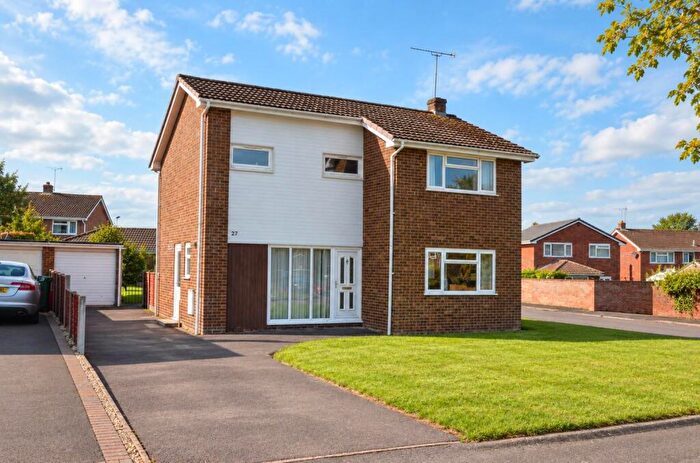 3 Bedroom Detached House For Sale In The Bramleys, Nailsea, BS48